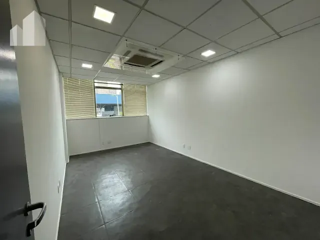 Sala com 28m², para alugar, no bairro Barra da Tijuca em Rio de Janeiro