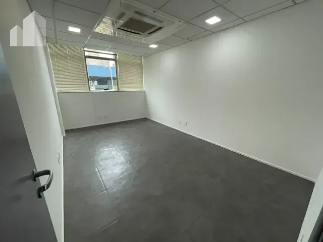 Sala com 28m², para alugar, no bairro Barra da Tijuca em Rio de Janeiro
