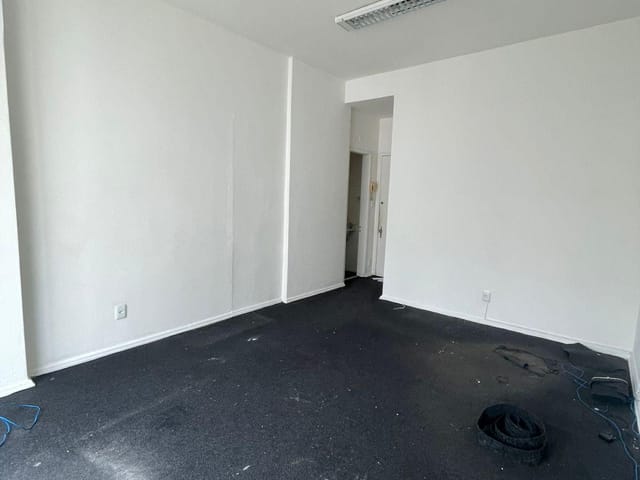 Sala para alugar, no bairro Centro em Niterói