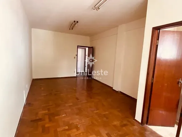 Sala à venda, no bairro Serra em Belo Horizonte