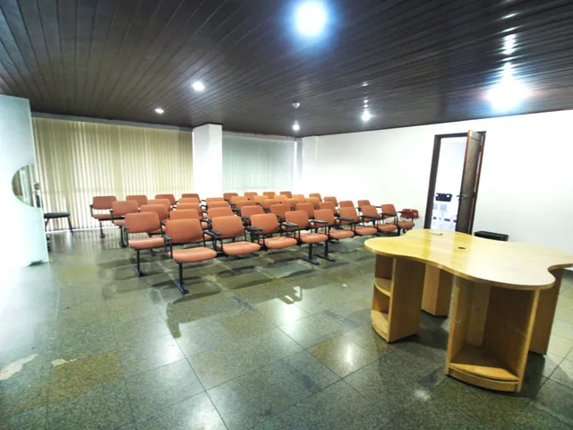 Sala à venda, no bairro Pituba em Salvador