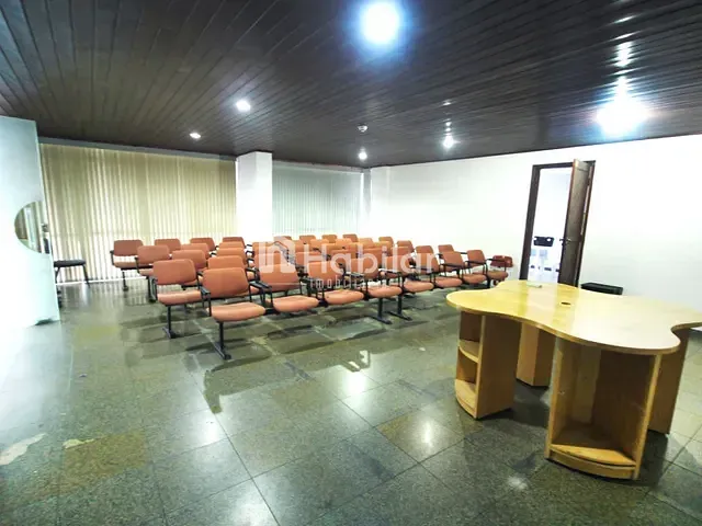 Sala à venda, no bairro Pituba em Salvador