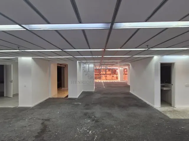Sala com 434m², para alugar, no bairro Centro em Rio de Janeiro
