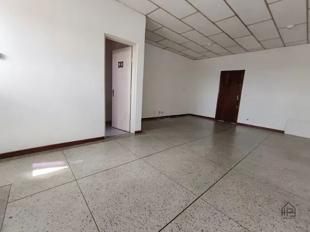 Sala com 45m², para alugar, no bairro Vila Monte Serrat em Cotia