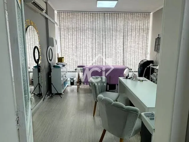Sala com 57m², à venda, no bairro Centro em Pelotas