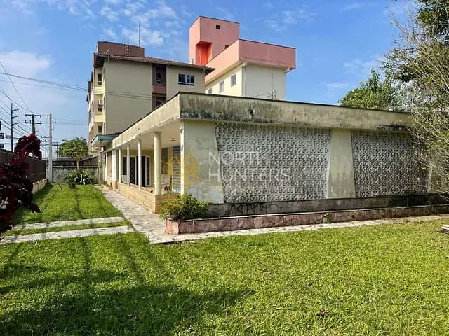 Sala com 1328m² 7 quartos e 4 banheiros, à venda ou para alugar, no bairro Anita Garibaldi em Joinville