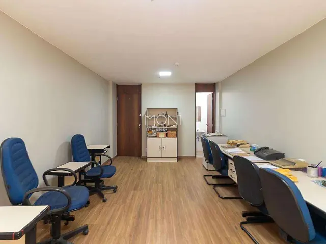 Sala à venda ou para alugar, no bairro Asa Norte em Brasília