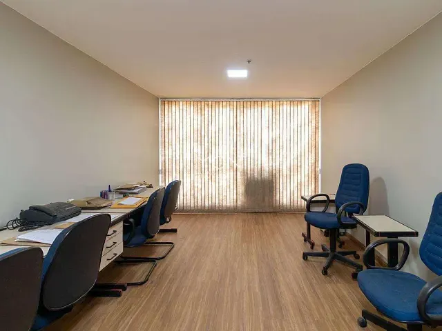 Sala à venda ou para alugar, no bairro Asa Norte em Brasília