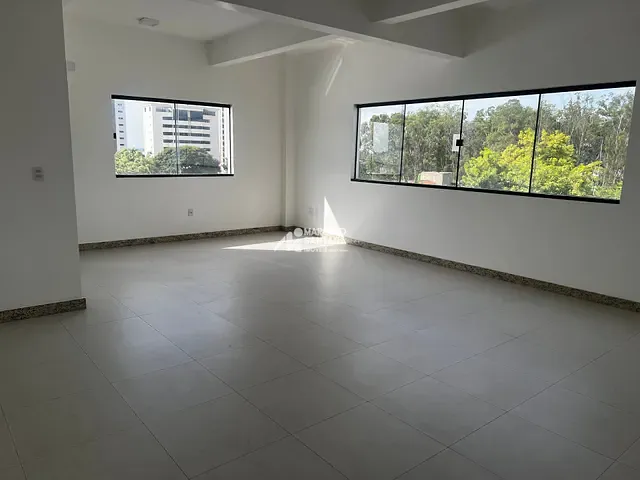 Sala para alugar, no bairro Candeias em Vitória da Conquista