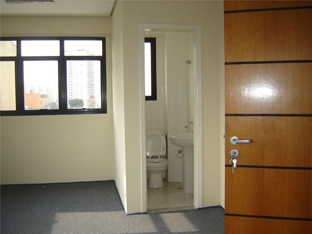 Sala com 25m², para alugar, no bairro Belém em São Paulo