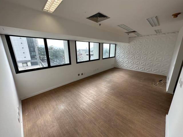 Foto do Sala - Sala para locação com 42 m² em uma localização maravilhosa por R$ 1.100,00 - Barra da Tijuca, Rio de Janeiro, RJ | Nova Viriato Imobiliária