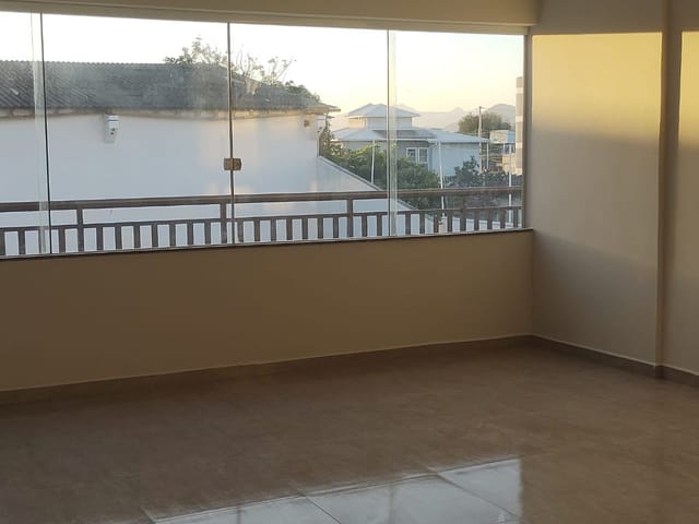 Sala para alugar, no bairro Jardim Mariléa em Rio das Ostras