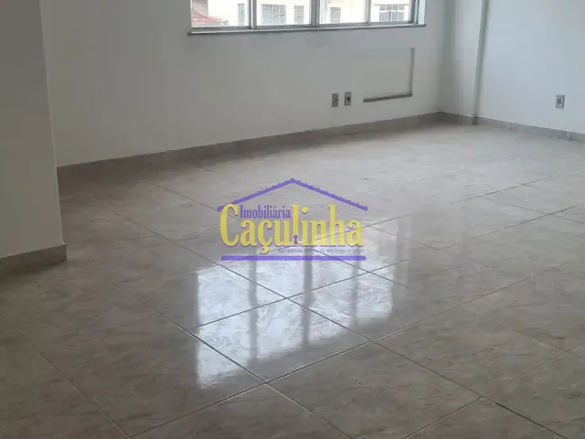 Sala com 1m², à venda, no bairro Centro em Barra do Piraí