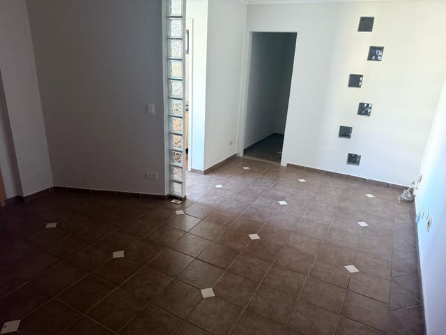 Sala com 85m², à venda ou para alugar, no bairro Centro em Londrina