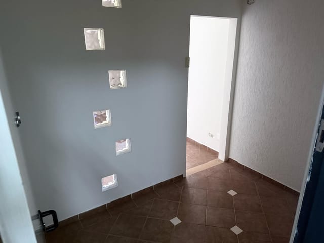 Sala com 85m², à venda ou para alugar, no bairro Centro em Londrina