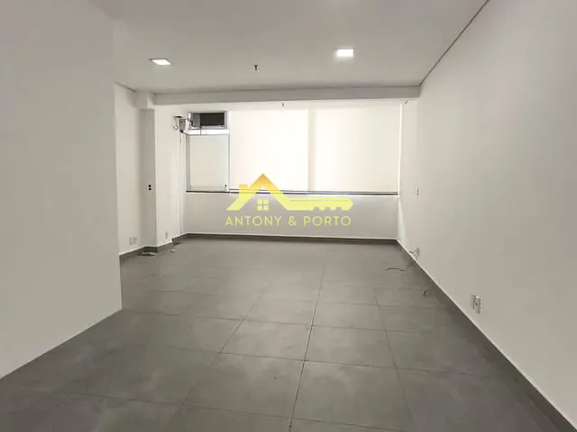 Sala à venda, no bairro Vila Pedro Moreira em Guarulhos