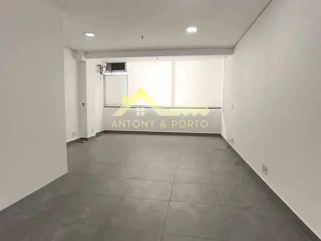 Sala à venda, no bairro Vila Pedro Moreira em Guarulhos