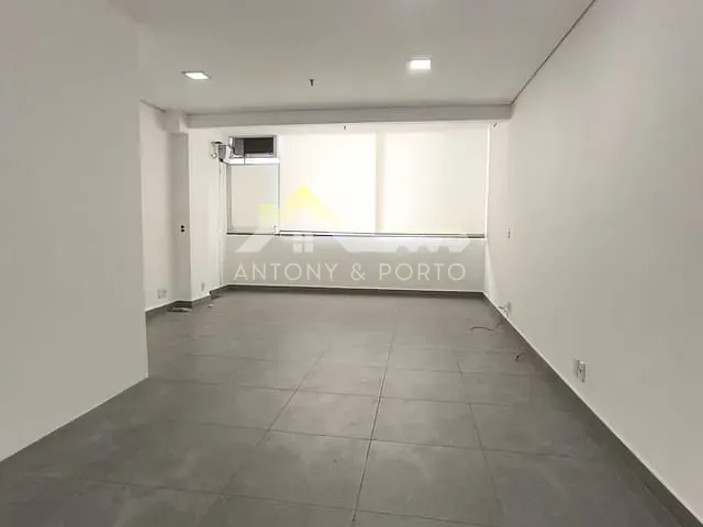 Sala à venda, no bairro Vila Pedro Moreira em Guarulhos