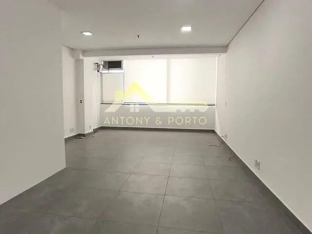 Sala à venda, no bairro Vila Pedro Moreira em Guarulhos