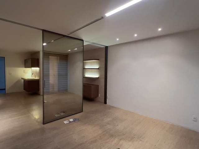 Sala à venda, no bairro Asa Sul em Brasília
