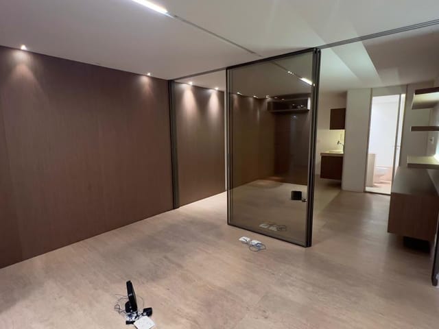 Sala à venda, no bairro Asa Sul em Brasília