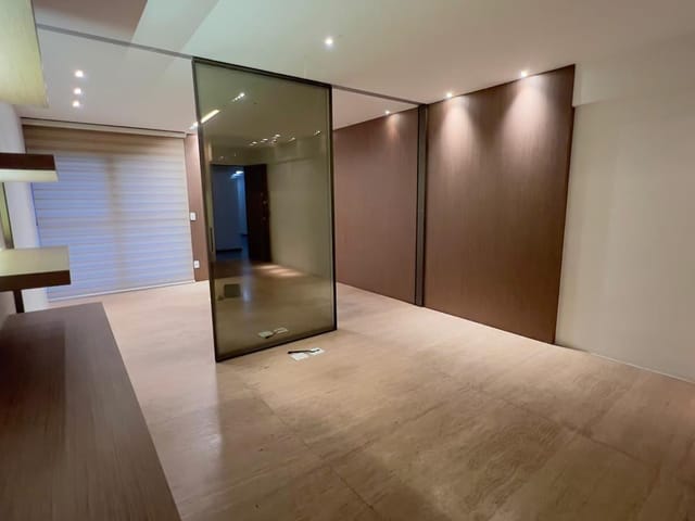 Sala à venda, no bairro Asa Sul em Brasília