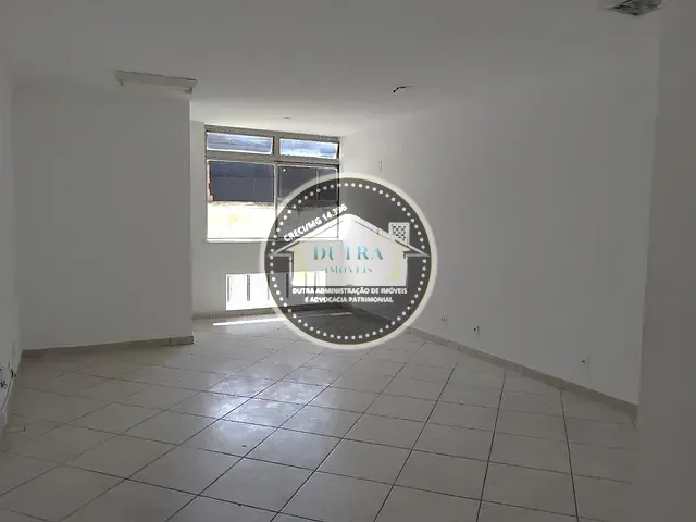 Sala para alugar, no bairro Centro em Juiz de Fora