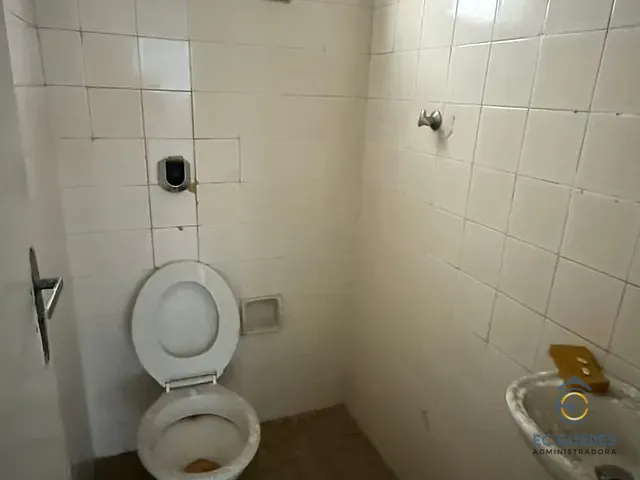 Sala à venda ou para alugar, no bairro Madureira em Rio de Janeiro
