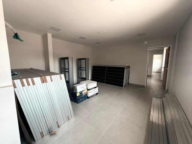Sala para alugar, no bairro Piratininga em Niterói