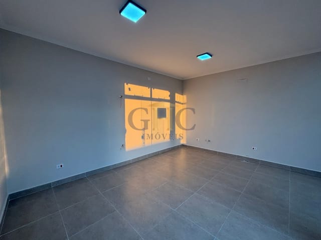 Sala para alugar, no bairro Vila Santa Isabel em Salto de Pirapora