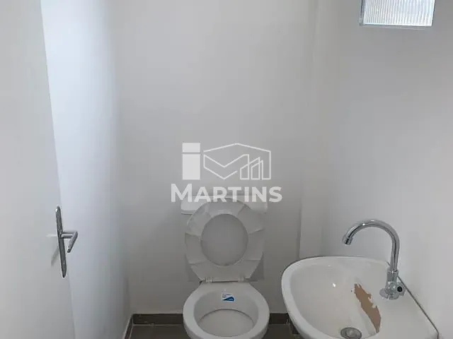 Sala para alugar, no bairro Jardim Santa Cruz em Taboão da Serra