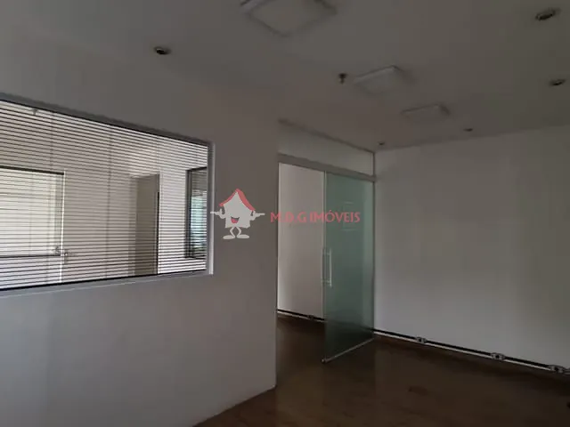 Sala à venda, no bairro Vila Mariana em São Paulo