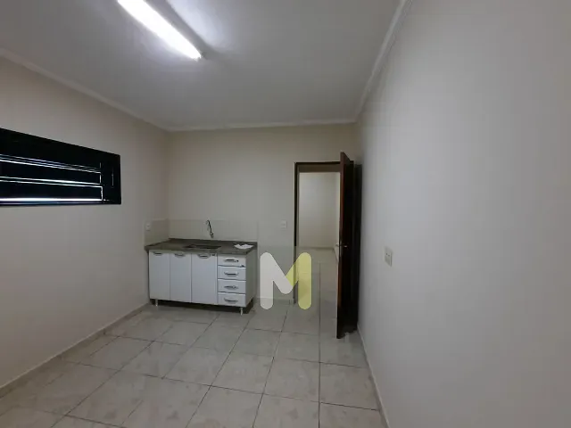 Sala com 80m², para alugar, no bairro Dom Camilo em Serrana