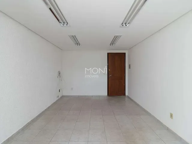 Sala à venda, no bairro Zona Industrial (Guará) em Brasília
