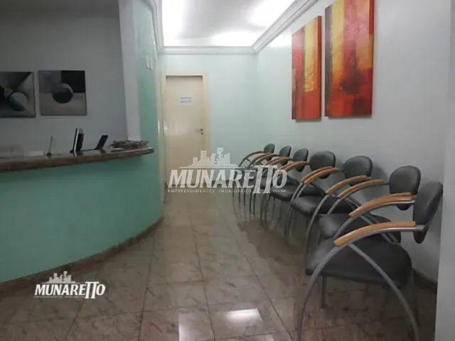 Sala com 319m² 3 quartos e 3 banheiros, à venda, no bairro Centro em Concórdia