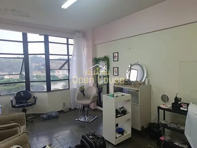 Sala à venda, no bairro Centro em Barra Mansa
