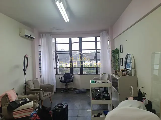 Sala à venda, no bairro Centro em Barra Mansa