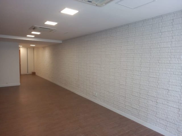 Sala à venda ou para alugar, no bairro Centro em Rio de Janeiro
