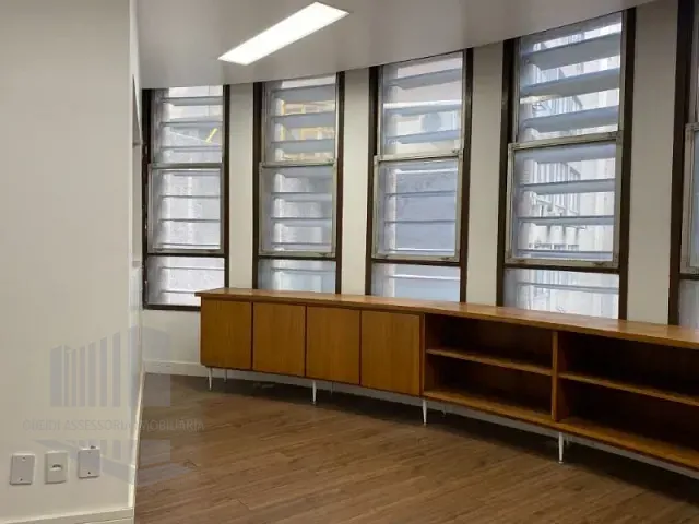 Sala à venda, no bairro República em São Paulo
