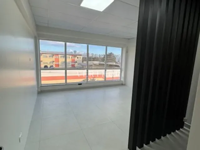 Sala para alugar, no bairro Centro em Londrina