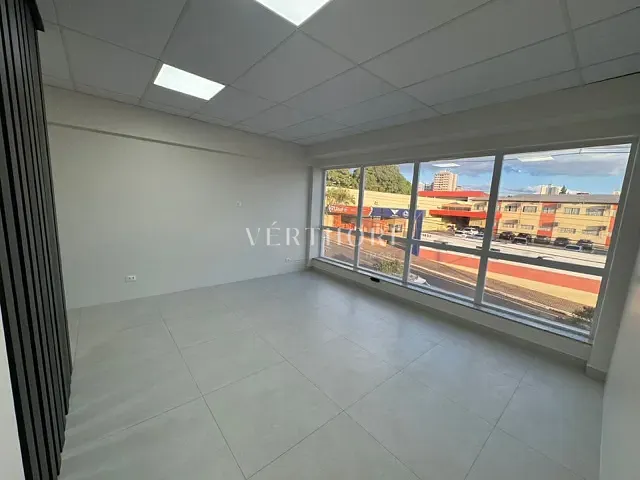 Sala para alugar, no bairro Centro em Londrina
