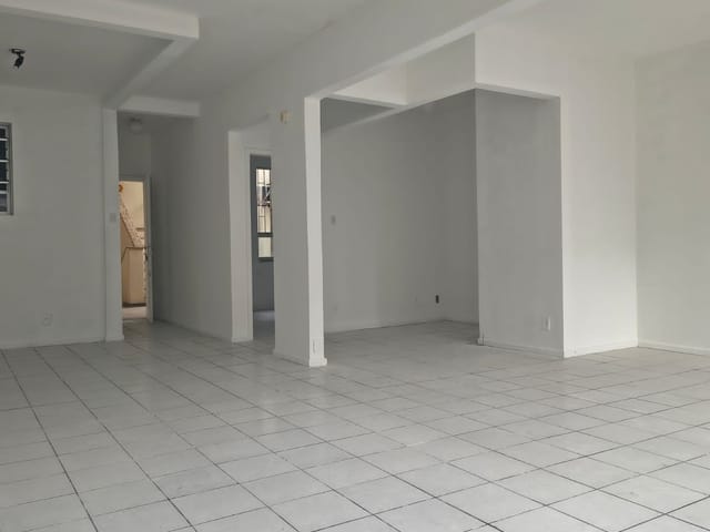 Sala para alugar, no bairro Centro em Florianópolis