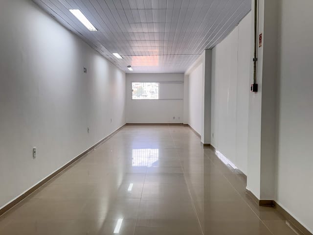 Sala com 50m², para alugar, no bairro Paineiras em Juiz de Fora