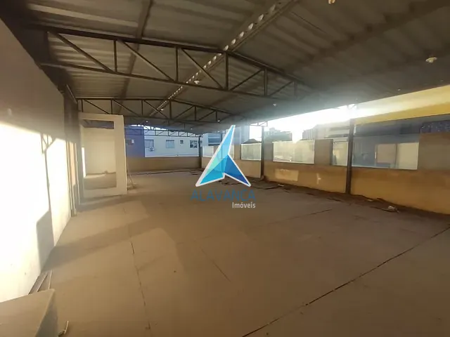 Sala com 180m², para alugar, no bairro Centro em Governador Valadares