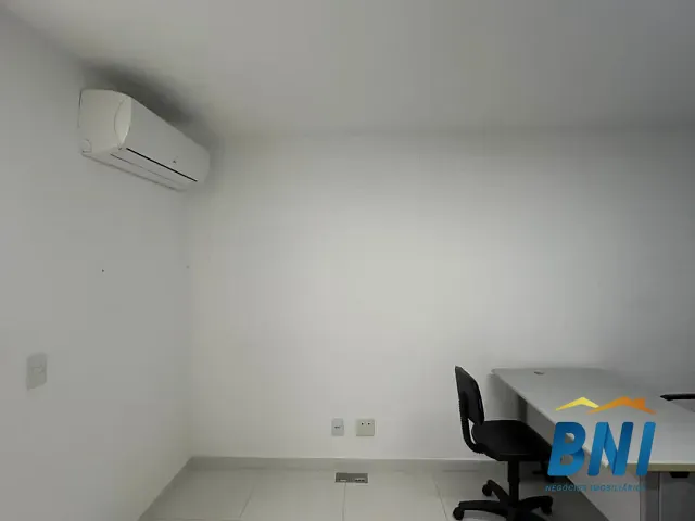 Sala com 21m², à venda ou para alugar, no bairro Freguesia (Jacarepaguá) em Rio de Janeiro