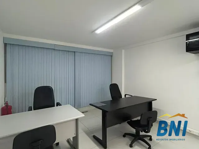 Sala com 21m², à venda ou para alugar, no bairro Freguesia (Jacarepaguá) em Rio de Janeiro