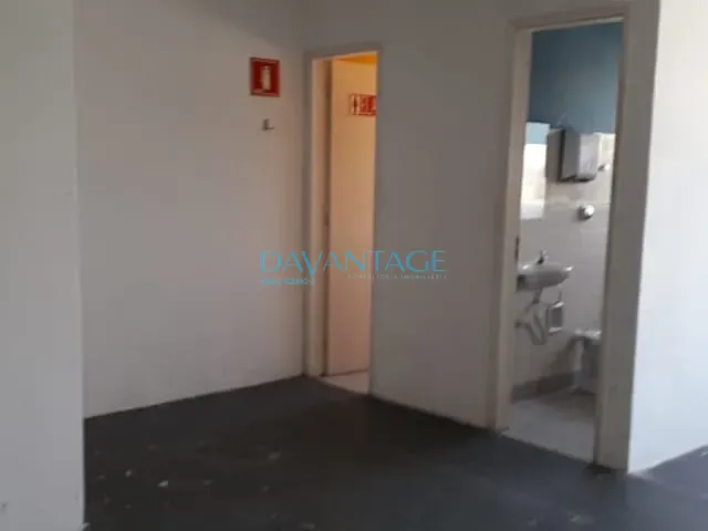 Loja com 110m², para alugar, no bairro Lapa de Baixo em São Paulo