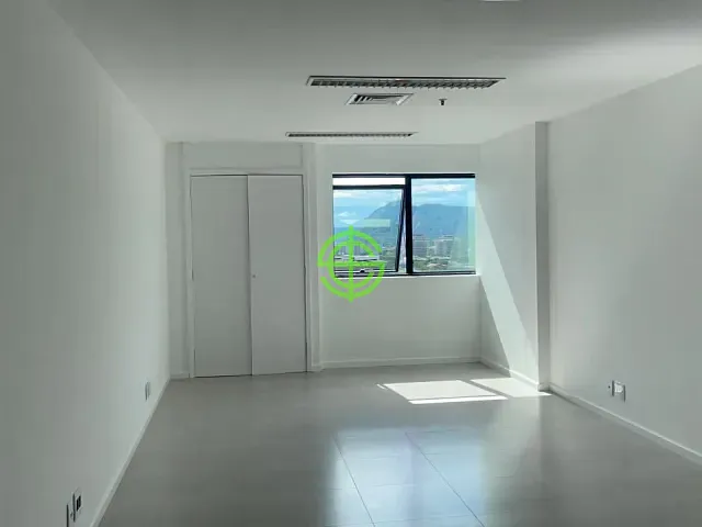 Sala com 35m², à venda, no bairro Barra da Tijuca em Rio de Janeiro