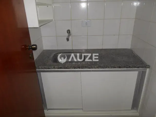 Sala com 60m², à venda, no bairro Centro em Curitiba