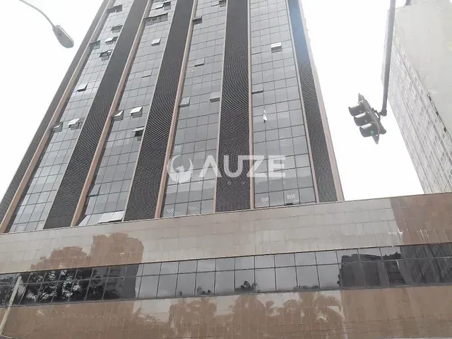 Sala com 60m², à venda, no bairro Centro em Curitiba